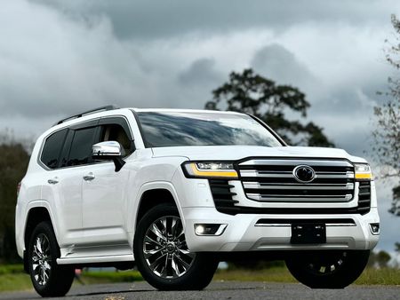 2025-Toyota-Land-Cruiser-300-V6-33D-ZX_0