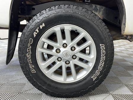 2015-Toyota-Hilux-25-D-4D-SRX-Raised-Body-Single-Cab_4