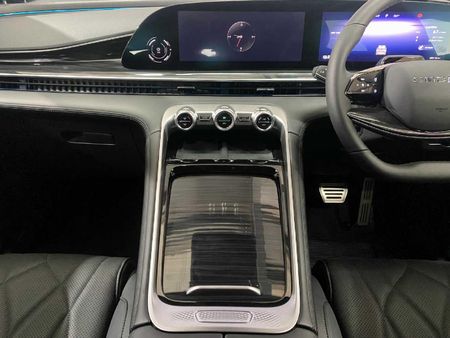 2025-Omoda-C9-15T-AWD-Phev_17