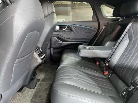 2025-Omoda-C9-15T-AWD-Phev_8