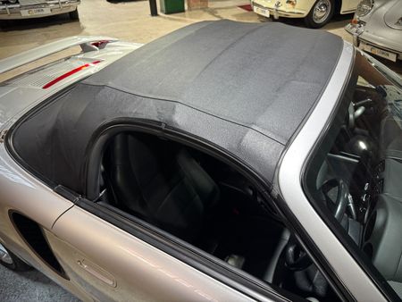 2001-Toyota-MR2-Soft-Top_13