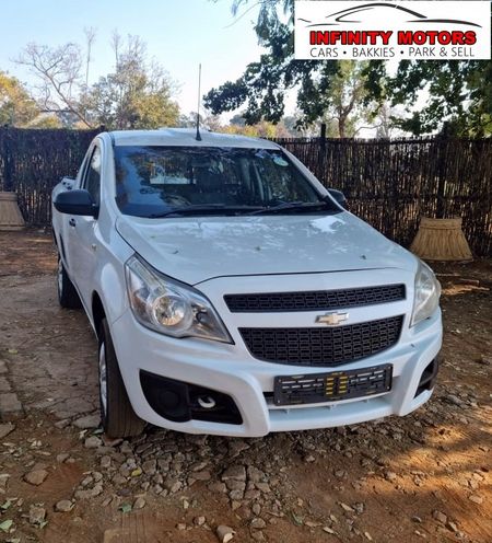 2017-Chevrolet-Utility-14_0