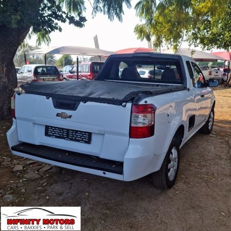 2017-Chevrolet-Utility-14_4