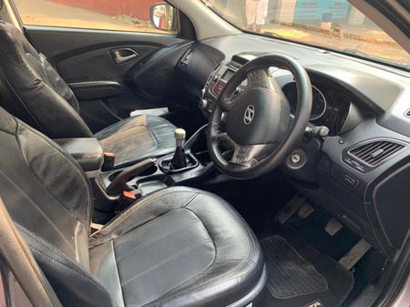 2011-Hyundai-ix35-20-GLS-Executive_12