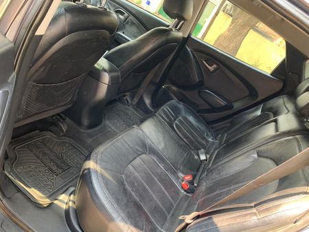 2011-Hyundai-ix35-20-GLS-Executive_14