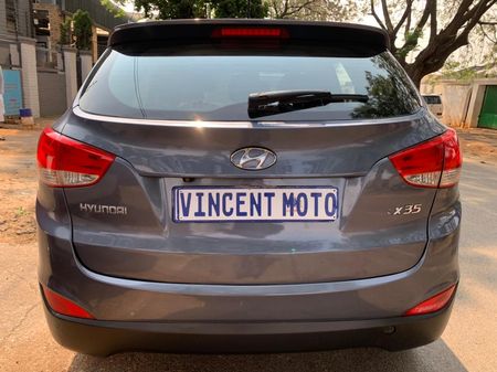 2011-Hyundai-ix35-20-GLS-Executive_4