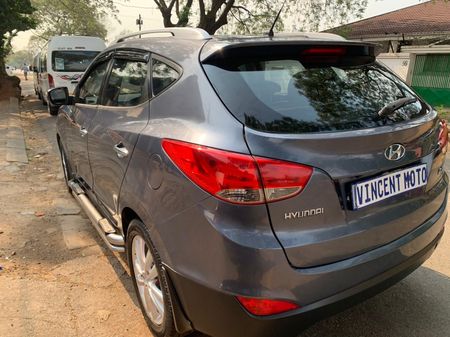 2011-Hyundai-ix35-20-GLS-Executive_5