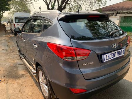 2011-Hyundai-ix35-20-GLS-Executive_6