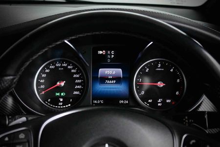 2022-Mercedes-Benz-V-Class-V-300d-Exclusive_7