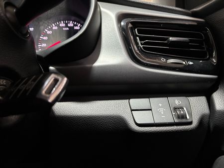 2022-Kia-Rio-14-LS-5-dr_12