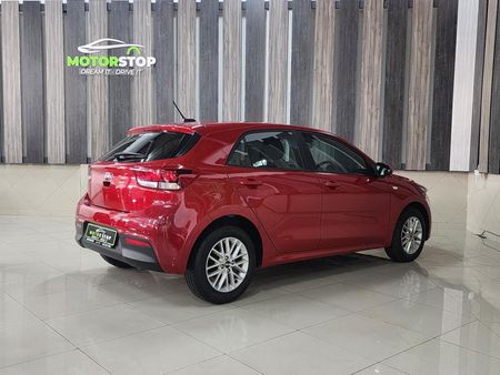 2022-Kia-Rio-14-LS-5-dr_5