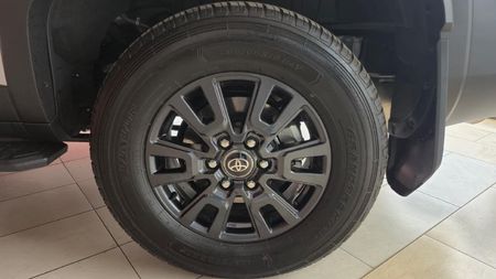2025-Toyota-Land-Cruiser-Prado-TX-28GD-Auto_11