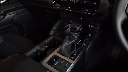 2025-Toyota-Land-Cruiser-Prado-TX-28GD-Auto_15