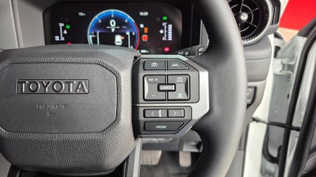 2025-Toyota-Land-Cruiser-Prado-TX-28GD-Auto_25