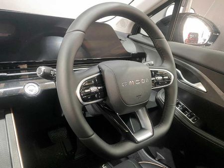 2025-Omoda-C5-15T-Luxury-X_15