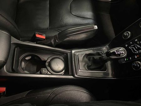 2018-Volvo-V40-T4-R-Design-Auto_12