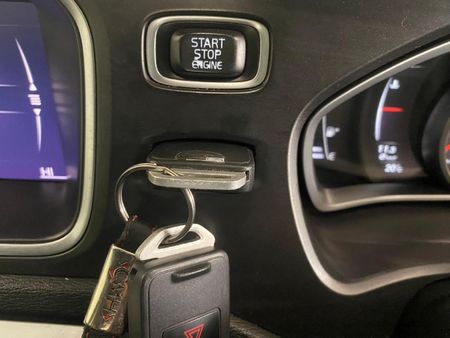 2018-Volvo-V40-T4-R-Design-Auto_19