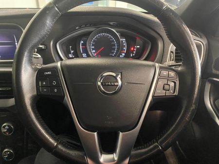 2018-Volvo-V40-T4-R-Design-Auto_20