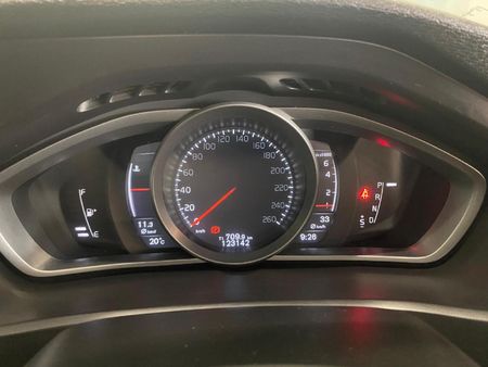 2018-Volvo-V40-T4-R-Design-Auto_23