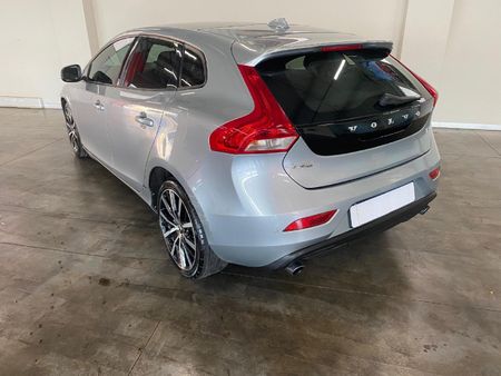 2018-Volvo-V40-T4-R-Design-Auto_26