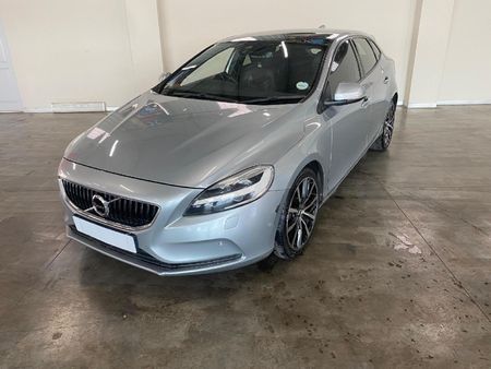 2018-Volvo-V40-T4-R-Design-Auto_28