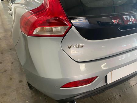2018-Volvo-V40-T4-R-Design-Auto_6