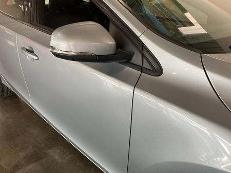 2018-Volvo-V40-T4-R-Design-Auto_8