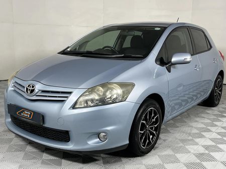 2010-Toyota-Auris-16-XS_0
