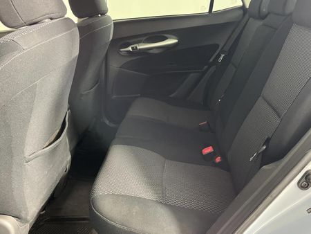 2010-Toyota-Auris-16-XS_3
