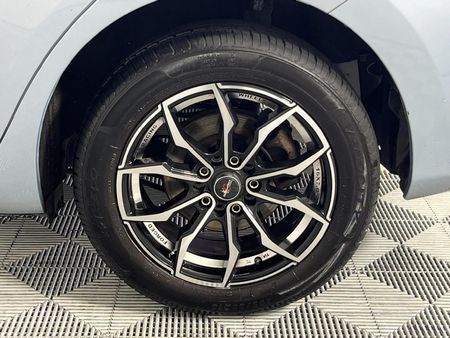 2010-Toyota-Auris-16-XS_6