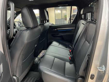 2025-Toyota-Hilux-28-GD-6-RB-Legend-55-4x4-Auto-Double-Cab_10