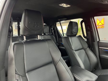 2025-Toyota-Hilux-28-GD-6-RB-Legend-55-4x4-Auto-Double-Cab_11