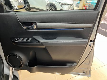 2025-Toyota-Hilux-28-GD-6-RB-Legend-55-4x4-Auto-Double-Cab_13