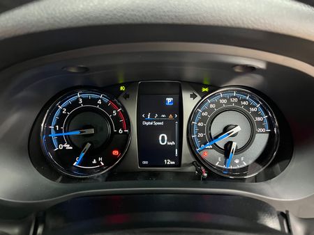 2025-Toyota-Hilux-28-GD-6-RB-Legend-55-4x4-Auto-Double-Cab_17