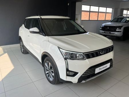 2022-Mahindra-XUV-300-12T-W8_1