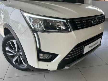 2022-Mahindra-XUV-300-12T-W8_2