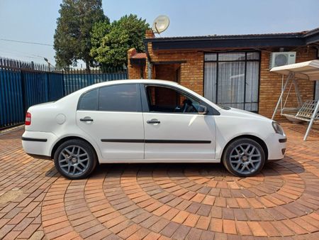 2007-Volkswagen-Polo-Classic-14-Trendline_2