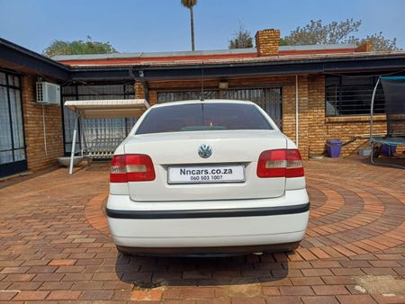 2007-Volkswagen-Polo-Classic-14-Trendline_4