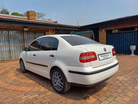 2007-Volkswagen-Polo-Classic-14-Trendline_5