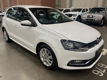 2014-Volkswagen-Polo-GP-12-TSI-Comfortline-66kW_0