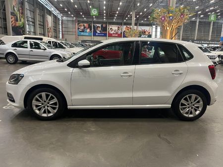2014-Volkswagen-Polo-GP-12-TSI-Comfortline-66kW_3