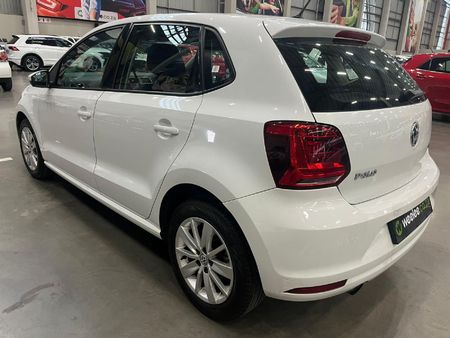 2014-Volkswagen-Polo-GP-12-TSI-Comfortline-66kW_4