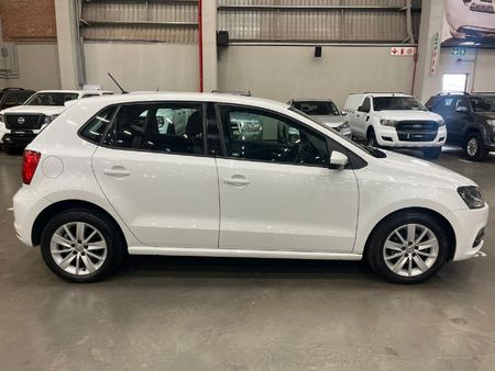 2014-Volkswagen-Polo-GP-12-TSI-Comfortline-66kW_7