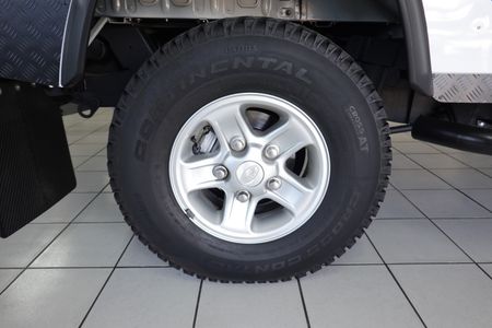 2014-Land-Rover-Defender-110-22D-Station-Wagon_3