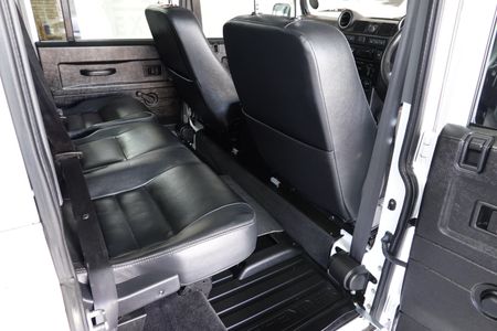 2014-Land-Rover-Defender-110-22D-Station-Wagon_4