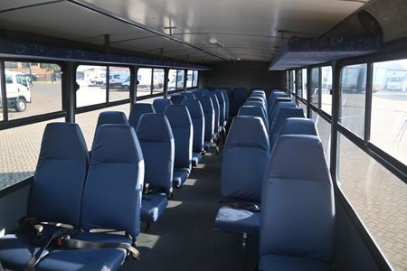 2006-Volkswagen-Transporter-VOLKSBUS-36-SEATER_3