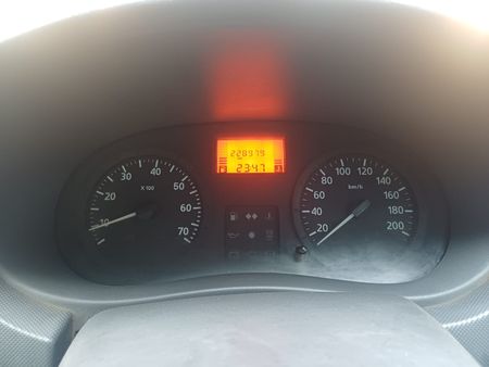 2016-Nissan-NP200-16-SE_7