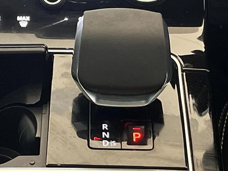 2023-Land-Rover-Range-Rover-Velar-30D-Dynamic-HSE-D300_10