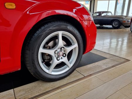 2001-Toyota-MR2-Roadster-18-Hard-Top_23