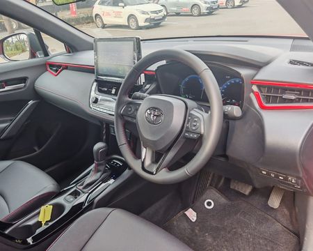 2025-Toyota-Corolla-Cross-18-GR-S-Hybrid_5